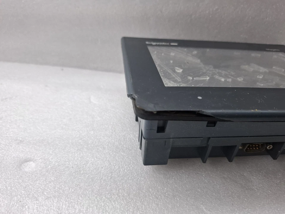 SCHNEIDER MAGELIS HMIGXO3501 24V DC HMI FOR PARTS